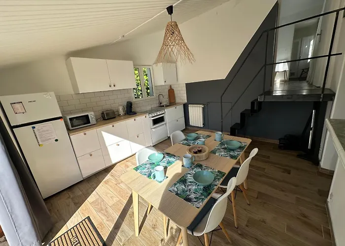 A 150M De La Plage - Jolie Maisonnette Avec Jardin Et Spa